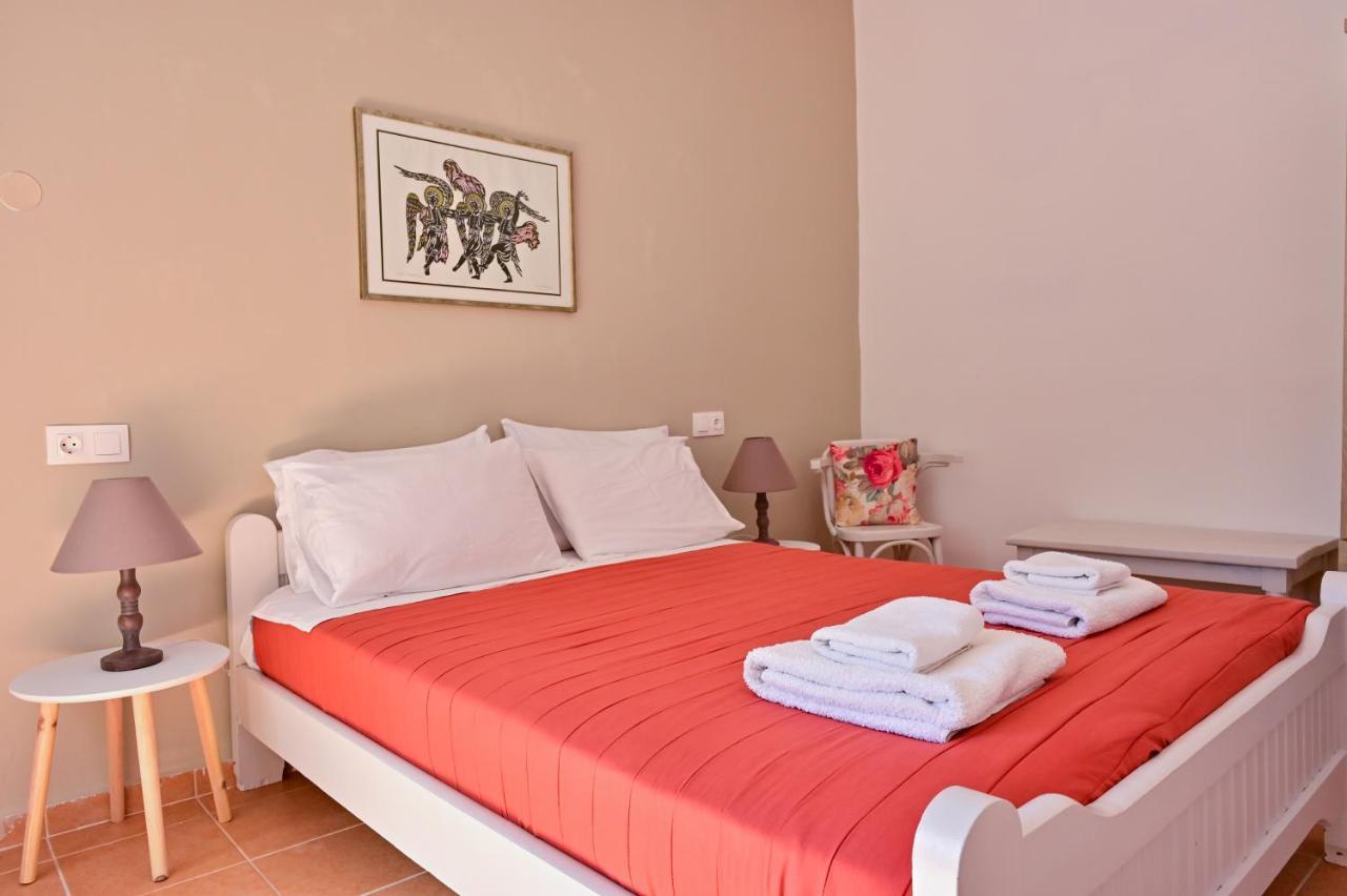 Hostal To Spiti Tou Papa Sto Vouno Kamilari Exterior foto