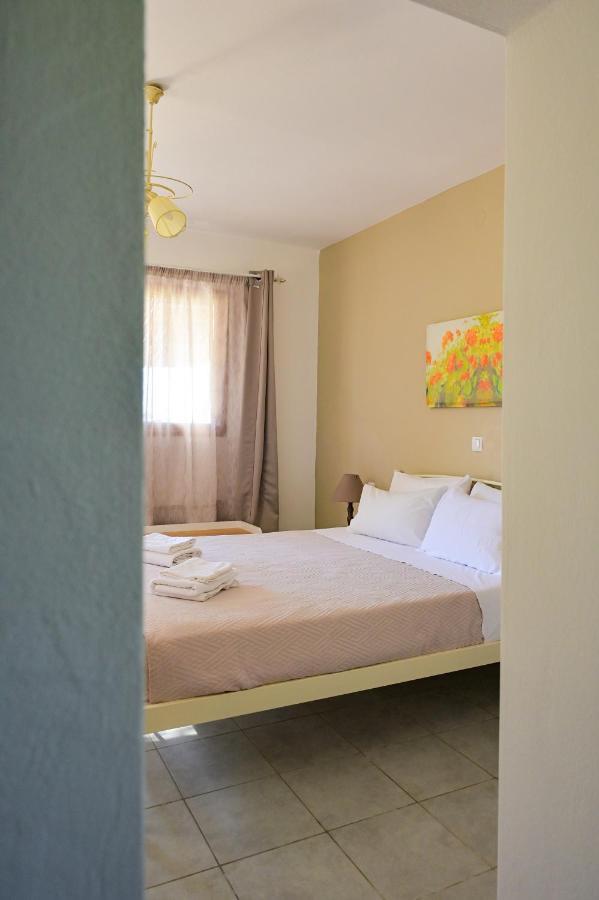 Hostal To Spiti Tou Papa Sto Vouno Kamilari Exterior foto